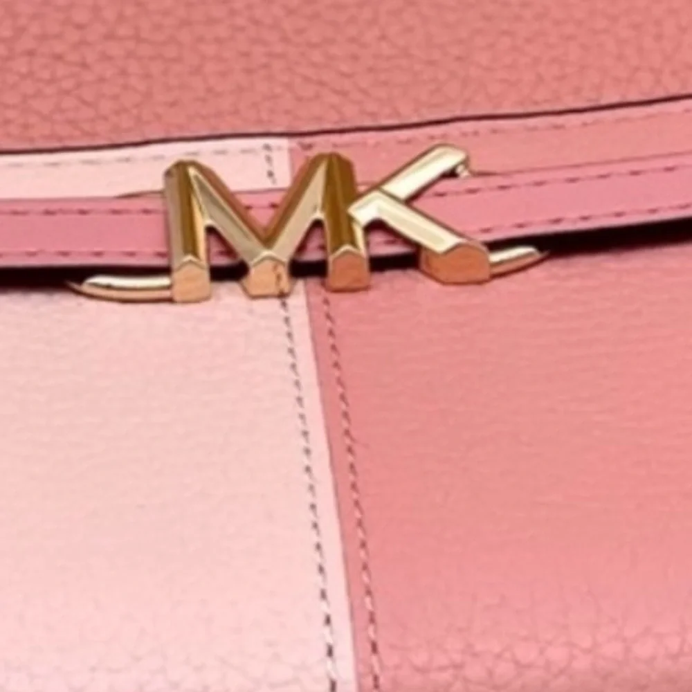 MICHAEL KORS Reed Large Pebbled  Leather Snap Wallet